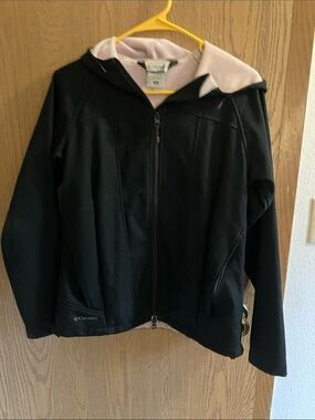 Columbia Black Jacket with Light Pink Hood Lining